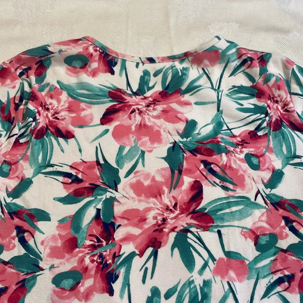 White Stag XL Cotton Pink and Green Short Sleeve T-Shirt Vintage but Like New - Picture 9 of 9